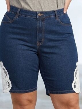 R Jeans Plus Size Dark Blue Denim Shorts with Lace Side Panels Size 36